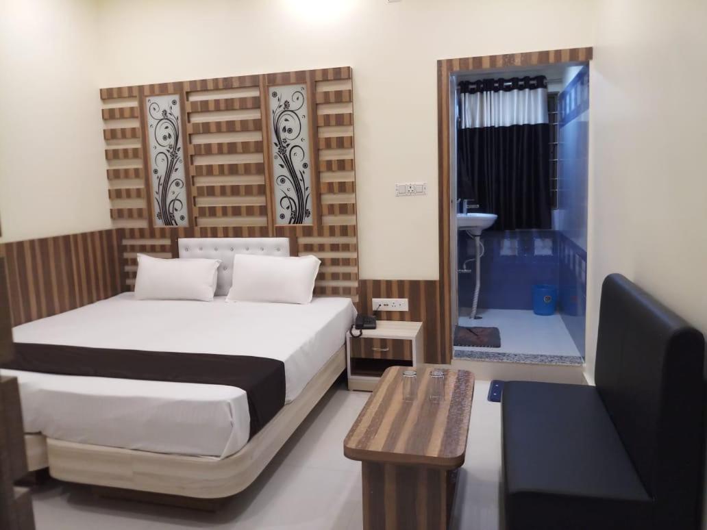 Hotel R K Residency מוזאפרפור מראה חיצוני תמונה