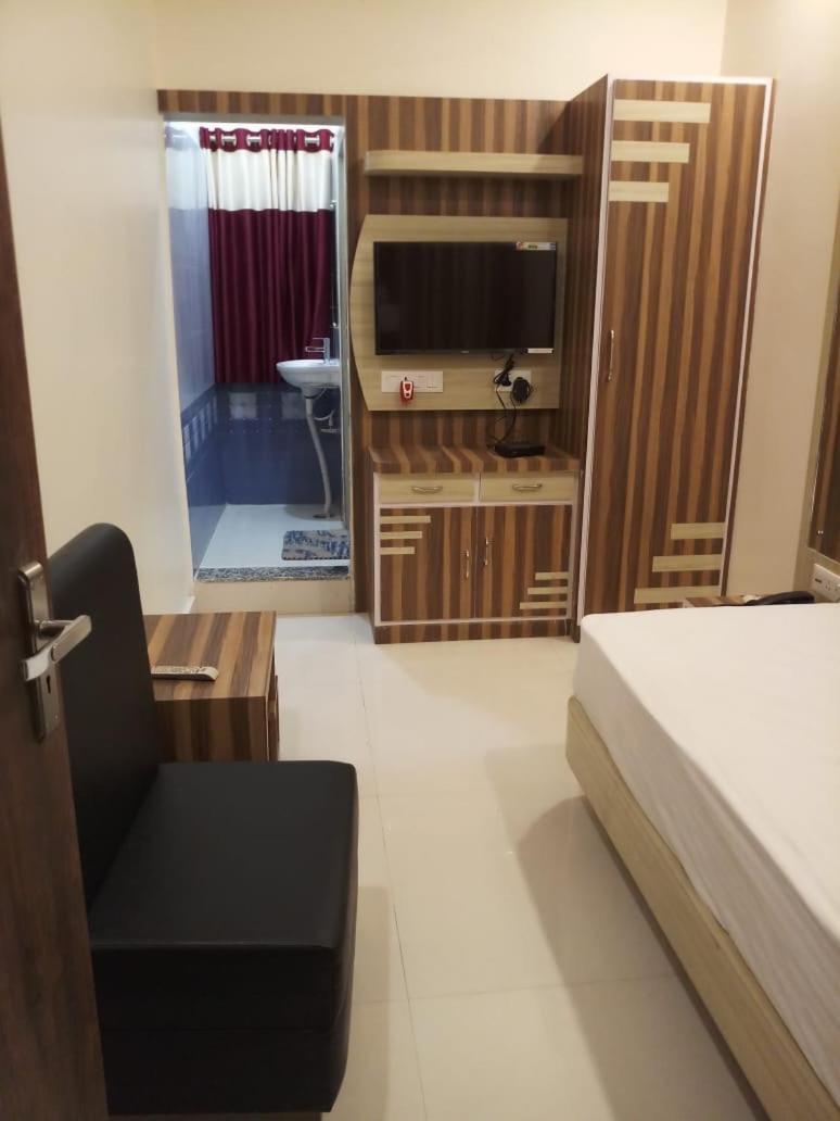 Hotel R K Residency מוזאפרפור מראה חיצוני תמונה