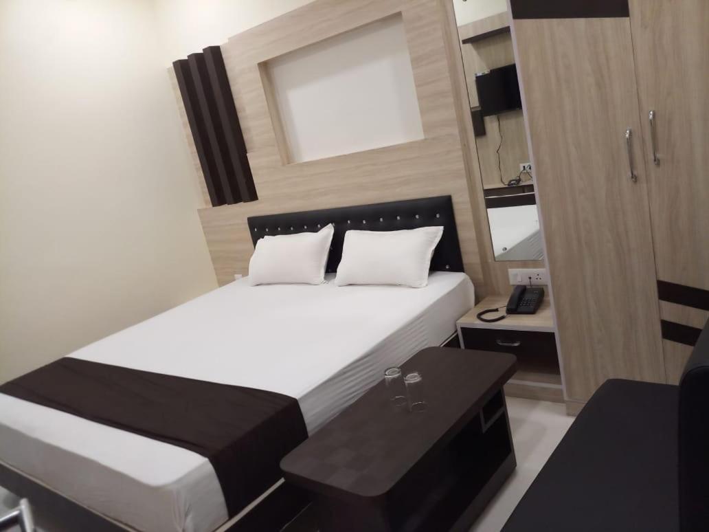 Hotel R K Residency מוזאפרפור מראה חיצוני תמונה