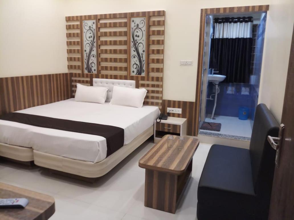 Hotel R K Residency מוזאפרפור מראה חיצוני תמונה