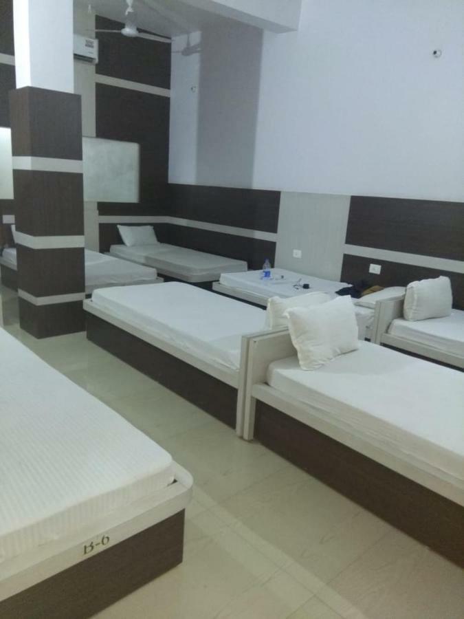 Hotel R K Residency מוזאפרפור מראה חיצוני תמונה